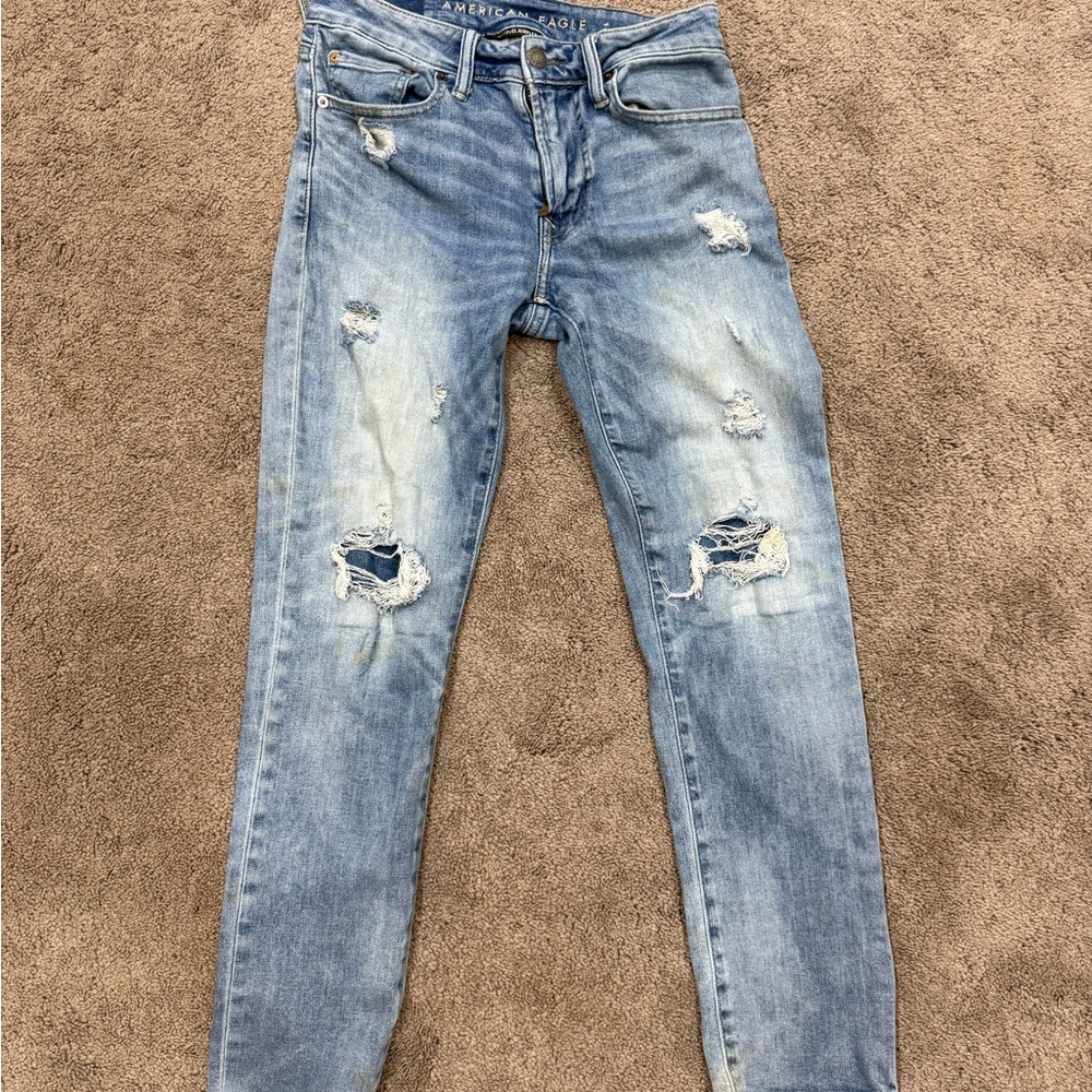 American Eagle Outfitters Light Wash Distressed Slim Jeans 28x28